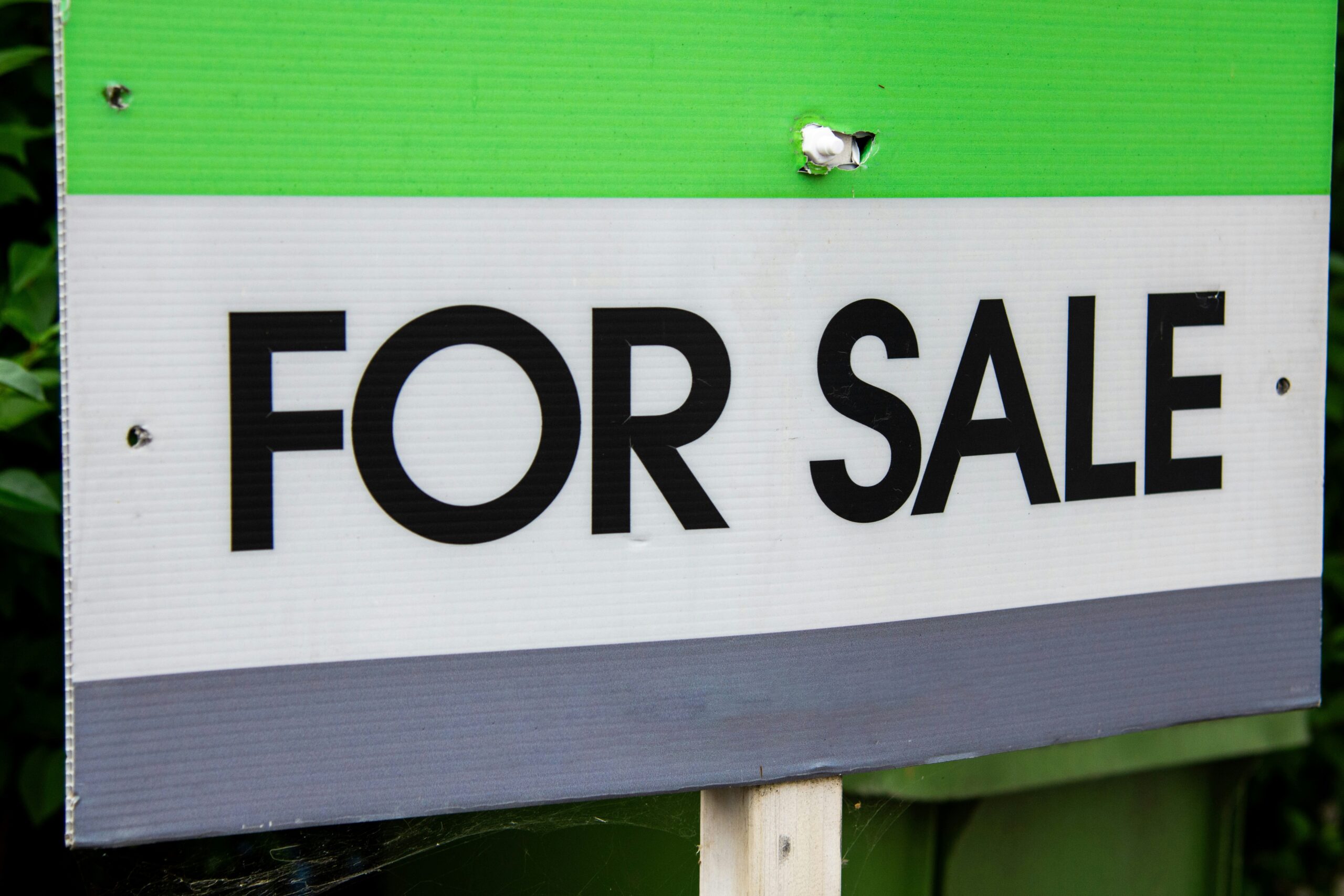 Distressed Property Purchases: Legal Opportunities vs Hidden Traps