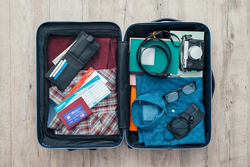 10 Essential Things to Carry In your Travel Bag
